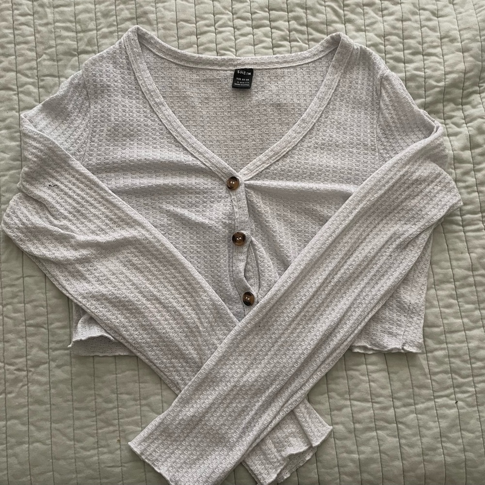 white knit cropped button up cardigan